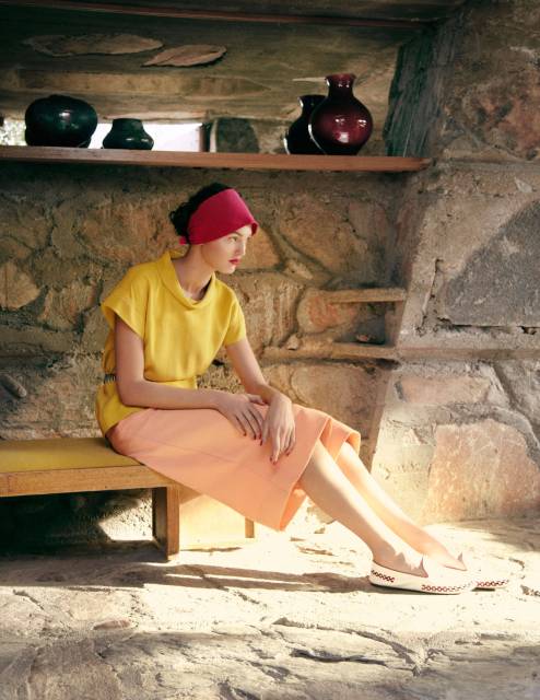 540f85682ae21_-_tcx-03-fendi-yellow-silk-blouse-rochas-red-headband-0313-lg